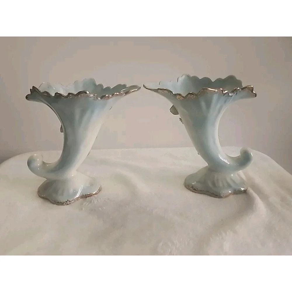 Beautiful Vintage‎ Cermanic Cornucopia Vase Set Blue/white W/Gold Trim & Flowers